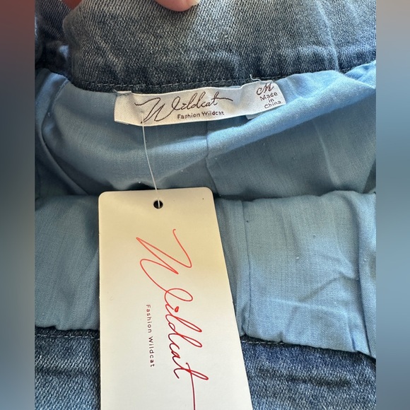 Wildcat pleated denim mini skirt with built in shorts NWT- size M -B - Picture 2 of 10